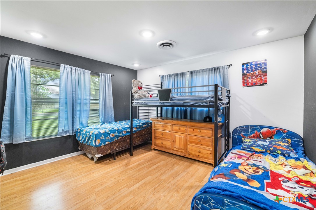 204 W Johnson Street Property Photo 7