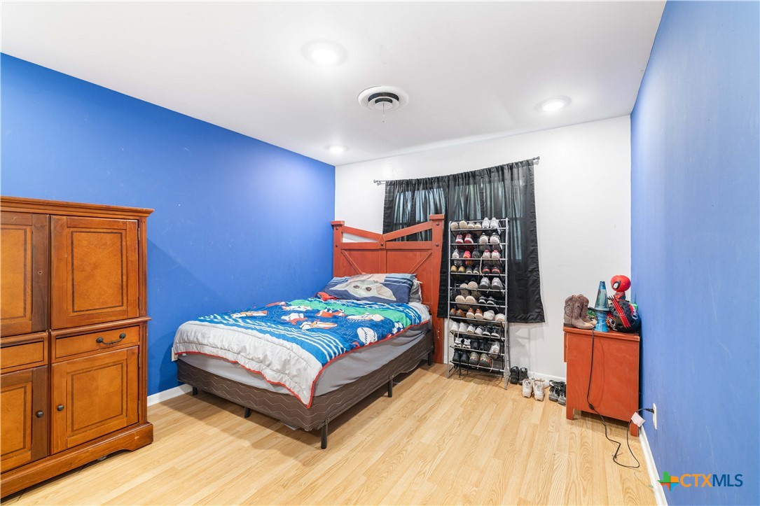 204 W Johnson Street Property Photo 8