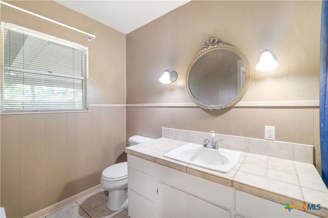 204 W Johnson Street Property Photo 9