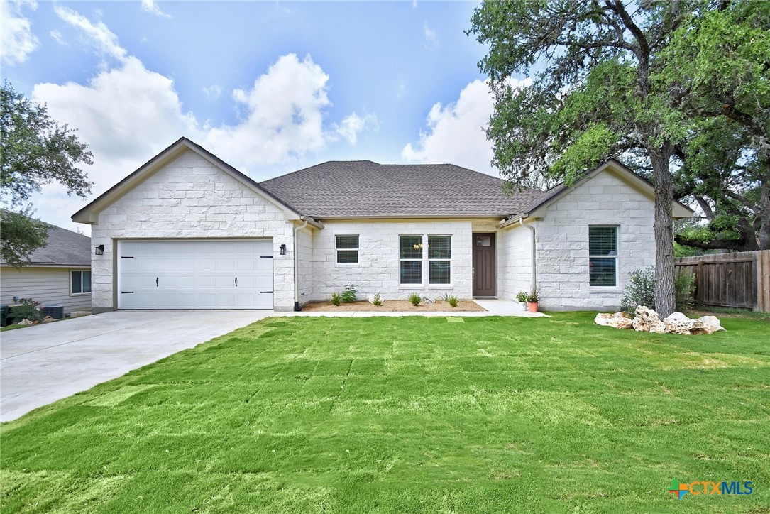 2109 Meadow View Drive Property Photo 1