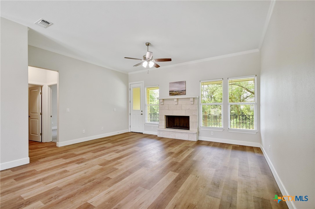 2109 Meadow View Drive Property Photo 3