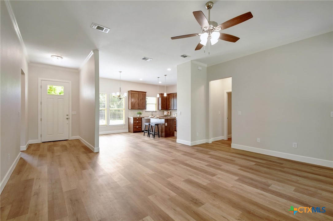 2109 Meadow View Drive Property Photo 6