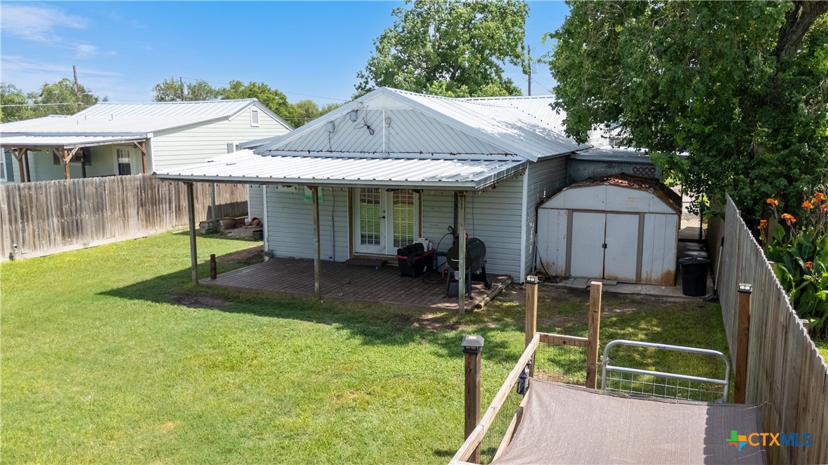 516 2nd Street Property Photo 5