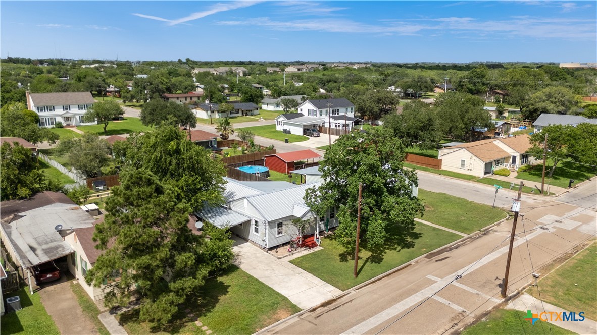 516 2nd Street Property Photo 8