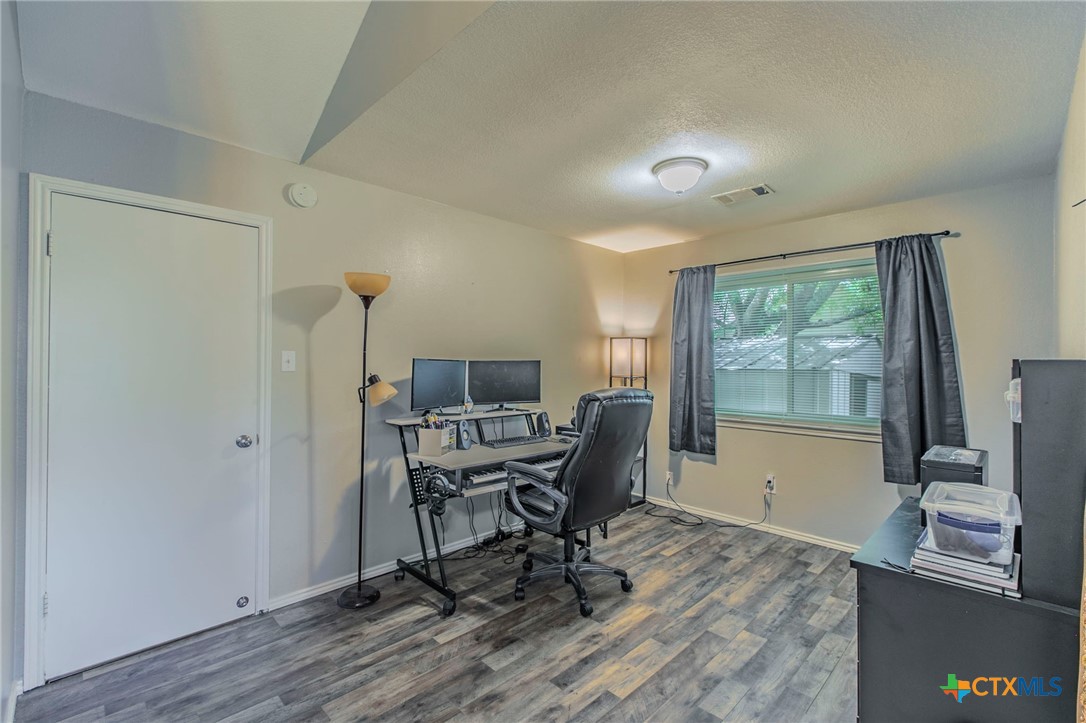 504 Brazos Drive Property Photo 14