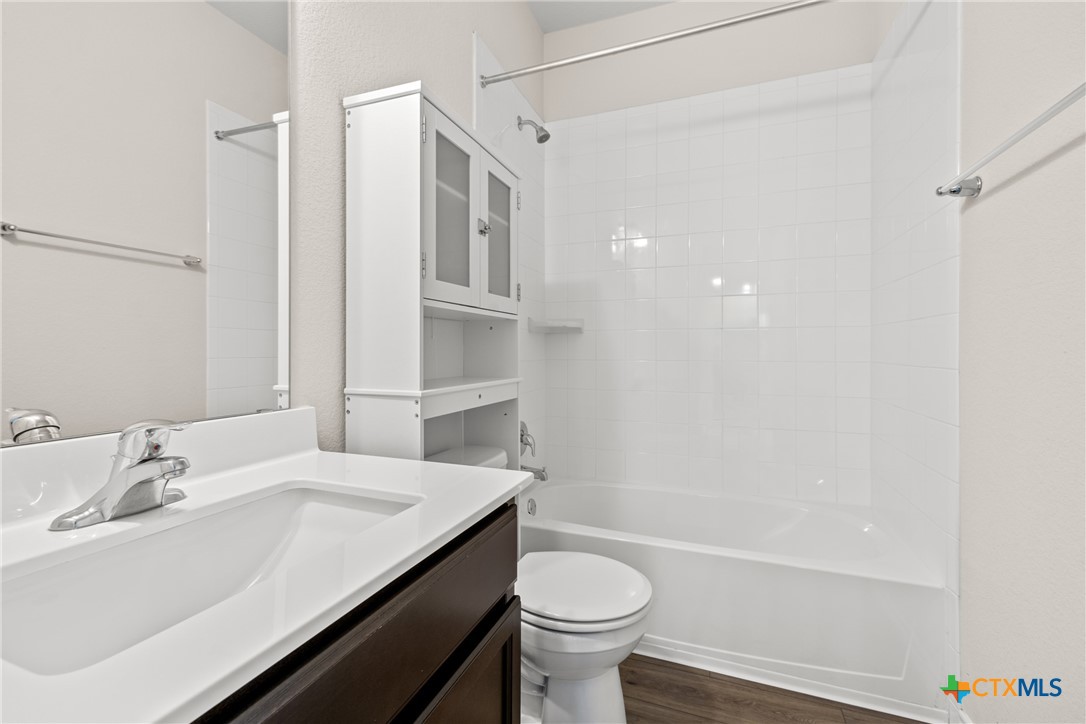5008 Hacienda Drive Property Photo 21