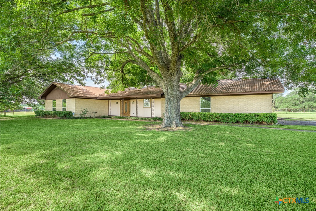 1226 E Us Highway 90 Property Photo 1