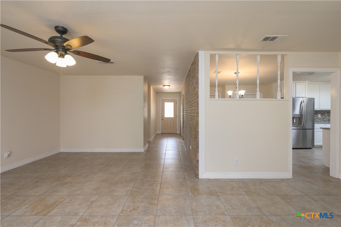409 W Mary Jane Drive Property Photo 9