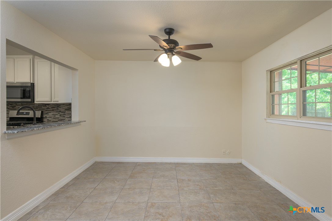 409 W Mary Jane Drive Property Photo 10