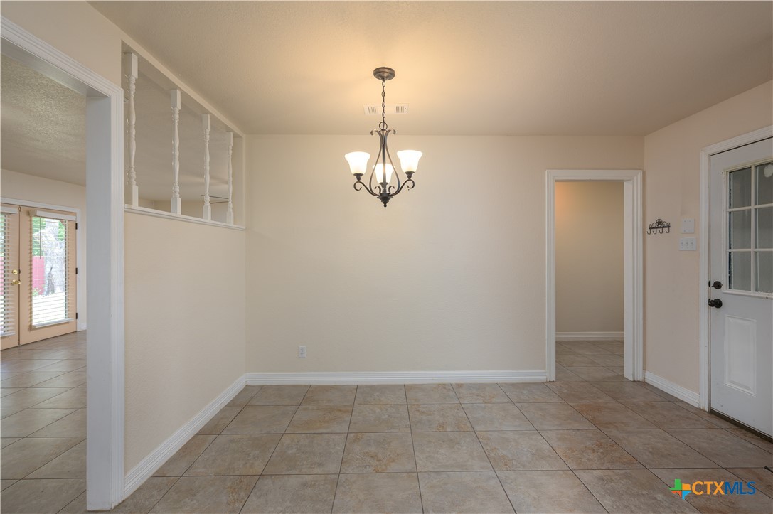 409 W Mary Jane Drive Property Photo 15