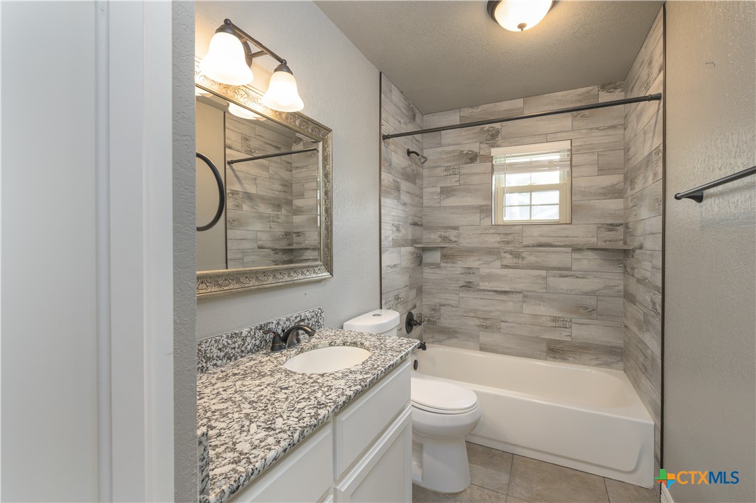 409 W Mary Jane Drive Property Photo 25