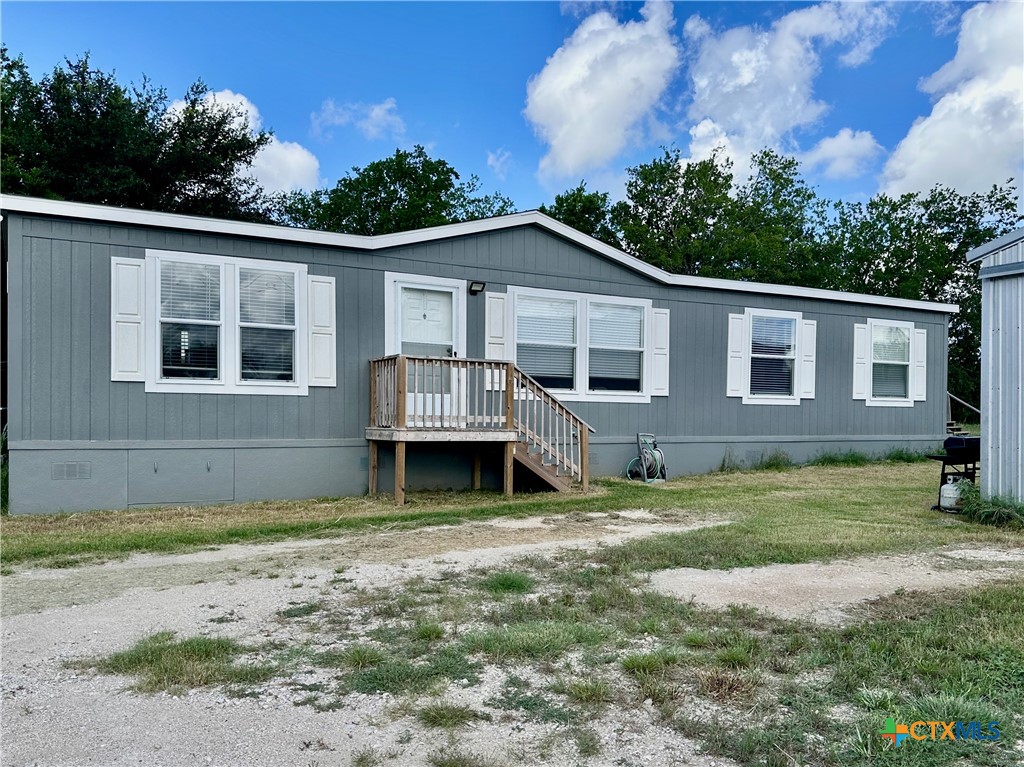 815 Track Road Property Photo 1
