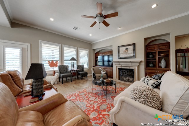 129 Iron Horse Street Property Photo 7