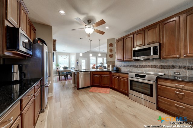 129 Iron Horse Street Property Photo 12