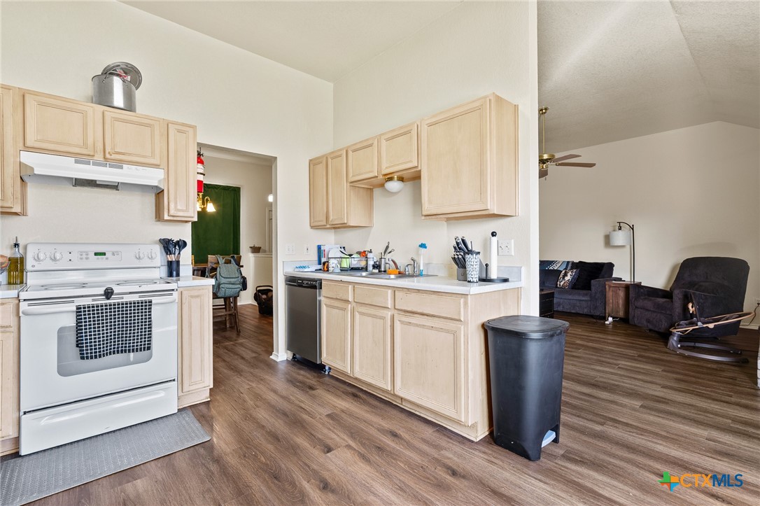 1801 Caprock Drive Property Photo 7
