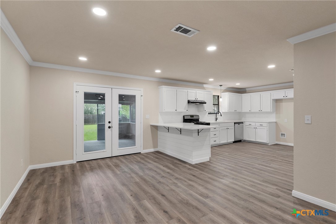 402 2nd Street Property Photo 10