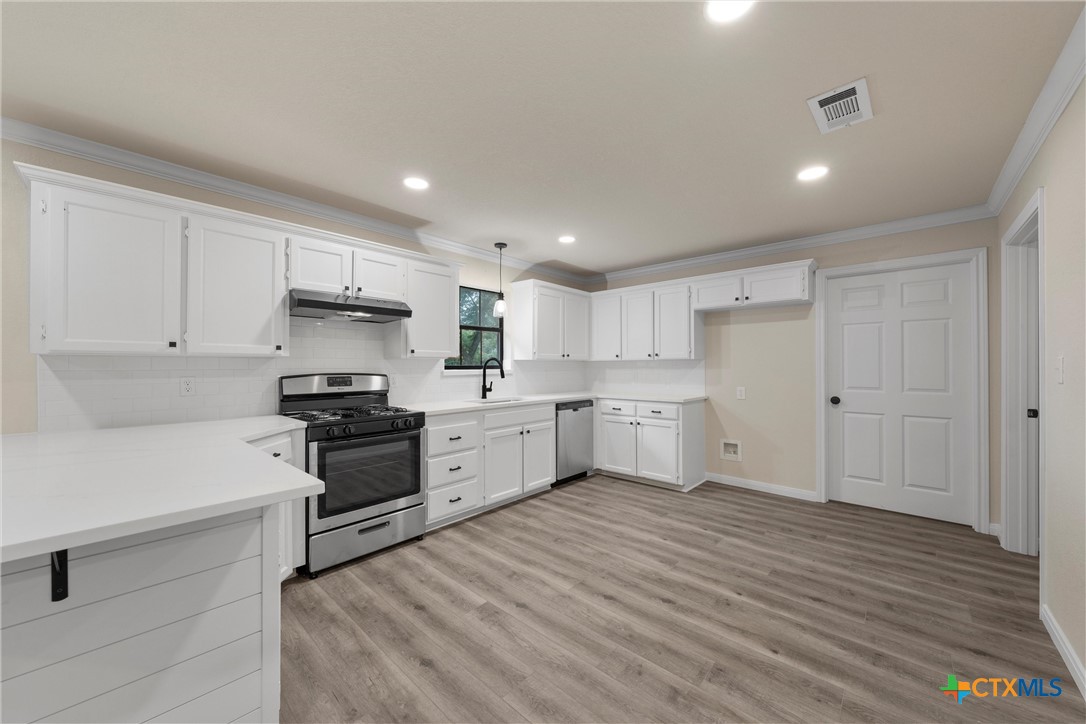 402 2nd Street Property Photo 17