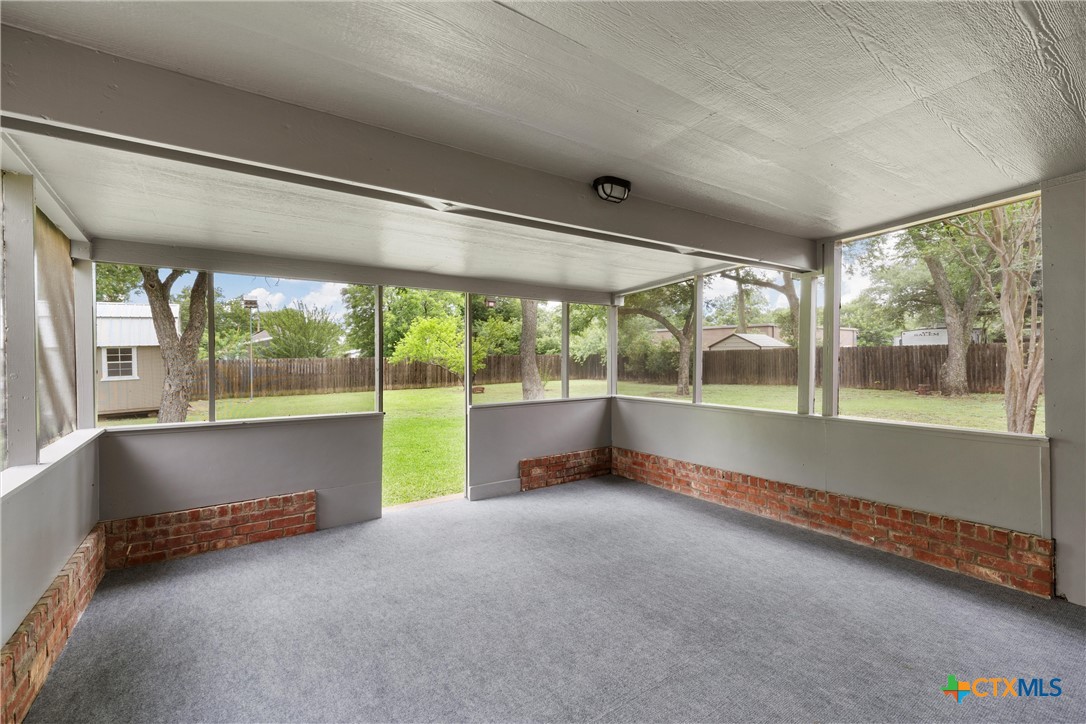 402 2nd Street Property Photo 30