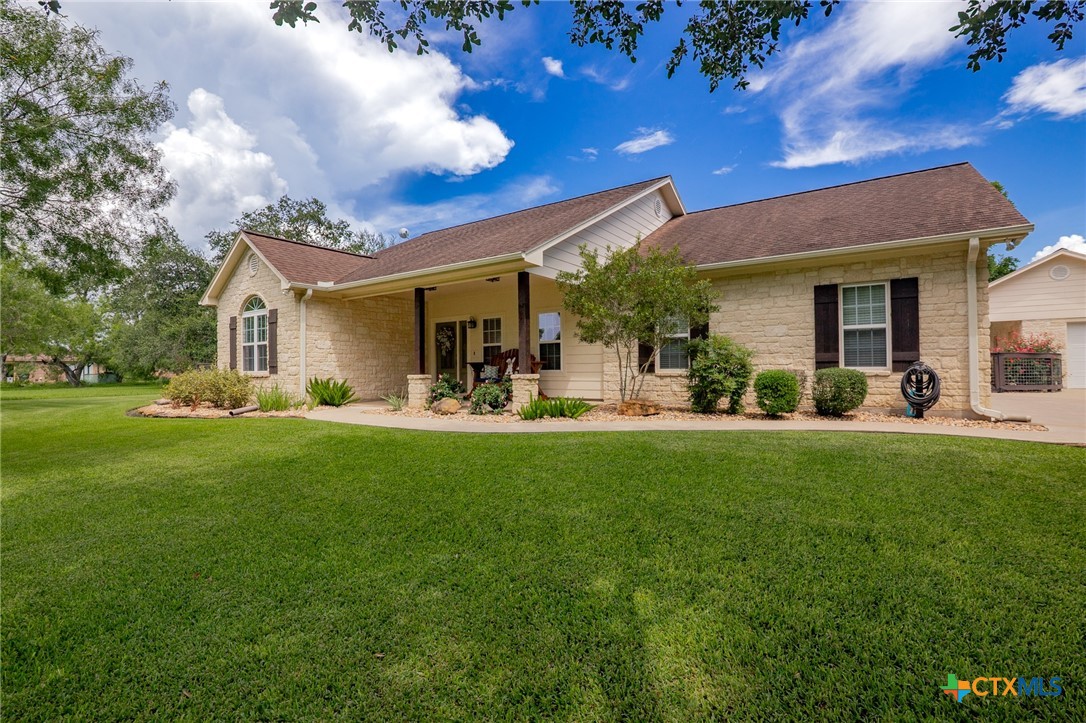 21 Lakeoak Property Photo 1