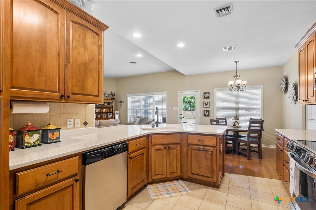21 Lakeoak Property Photo 10
