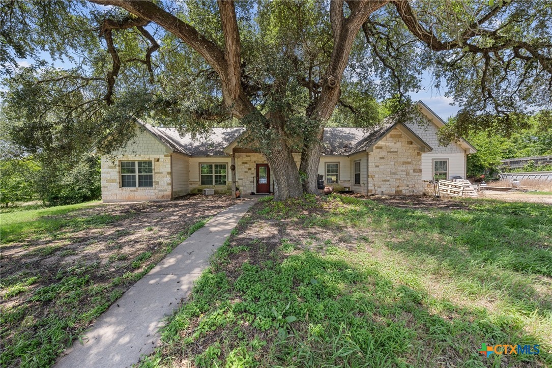 110 S Peach Street Property Photo 1
