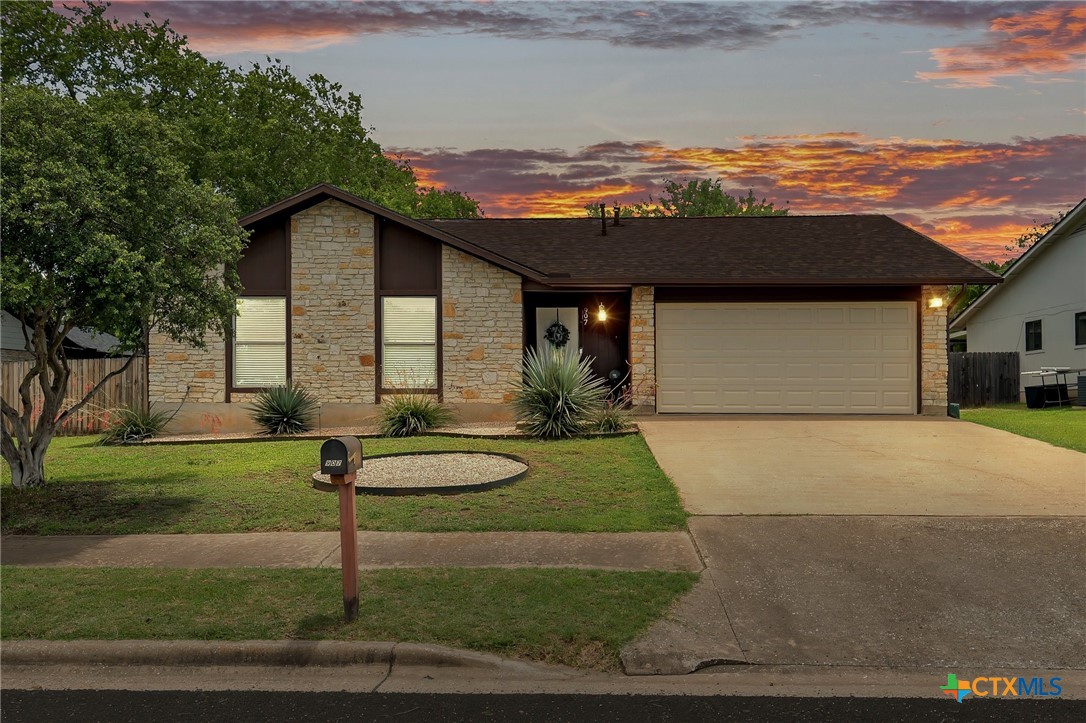 907 Great Oaks Cove Property Photo 1