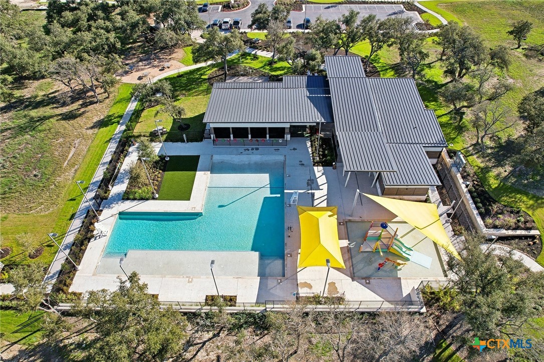 209 Firefox Way Property Photo 3