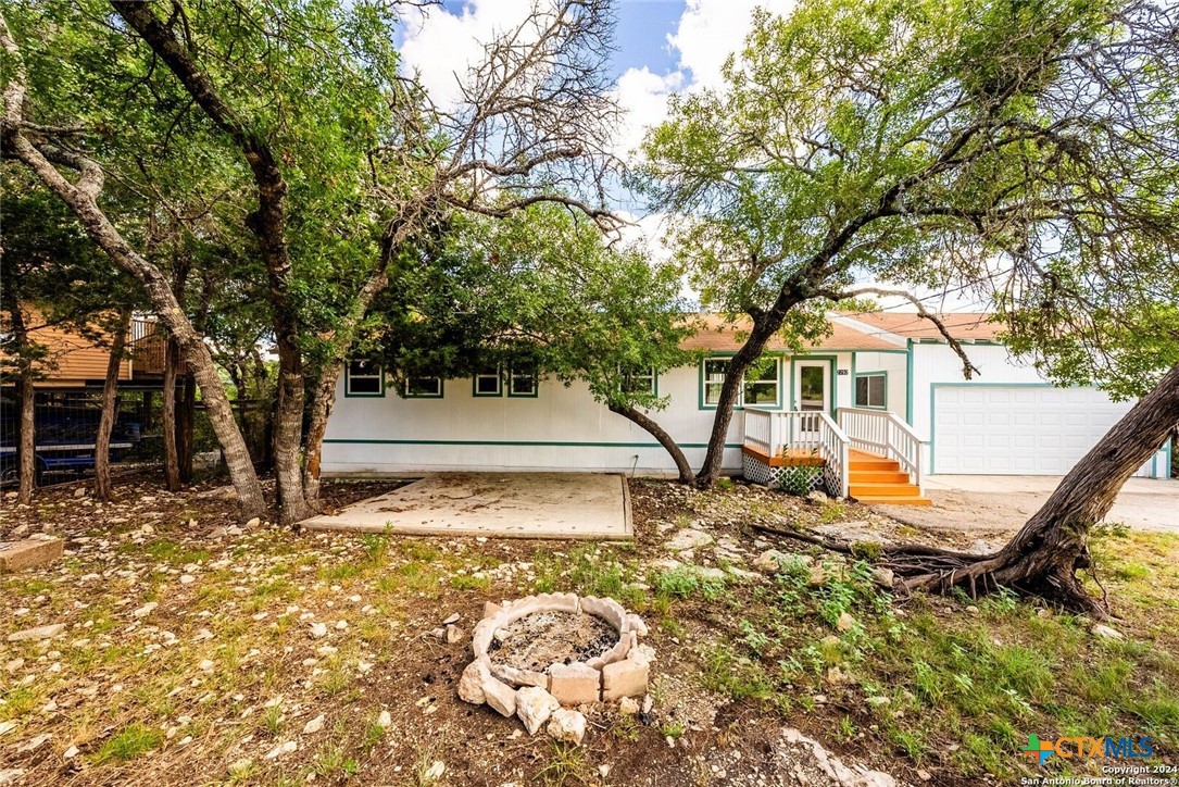 2792 Woodcrest Drive Property Photo 1