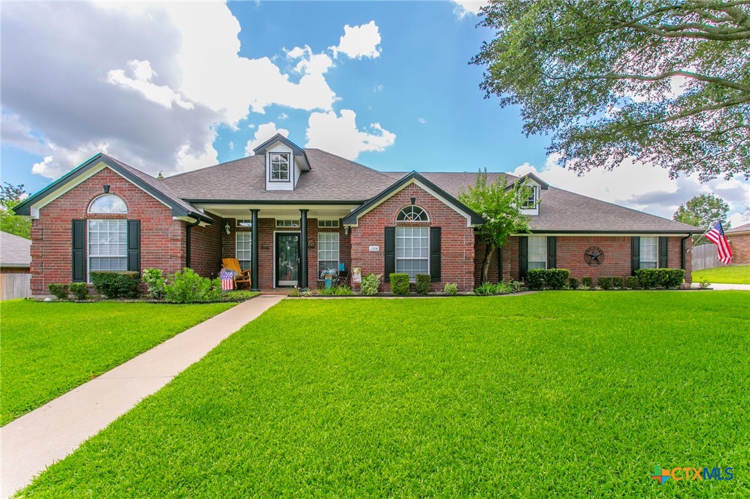 1306 Falcon Trail