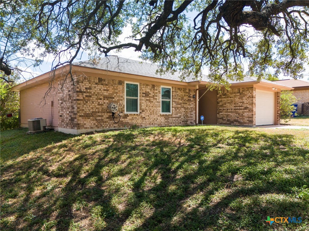 214 Spur Drive Property Photo 1