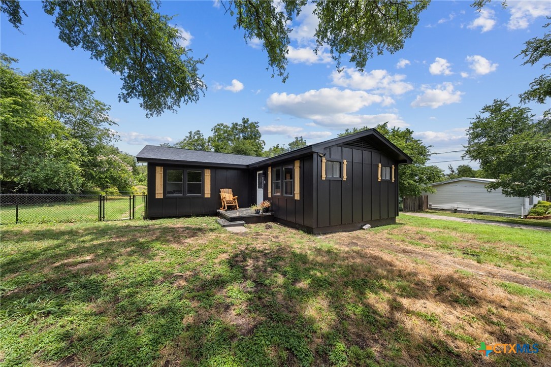 13830 Woodland Point Loop Property Photo 1