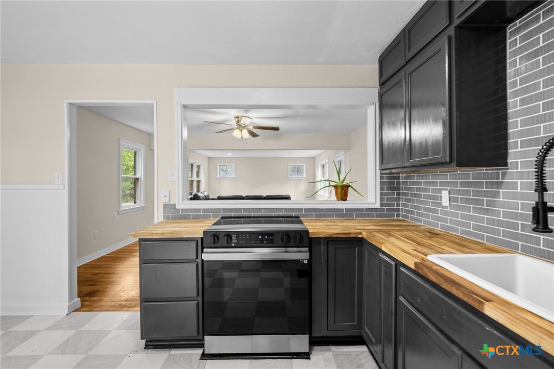13830 Woodland Point Loop Property Photo 4