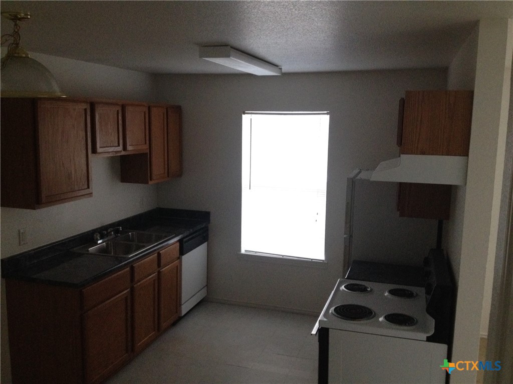 5903 Greengate Drive Property Photo 3