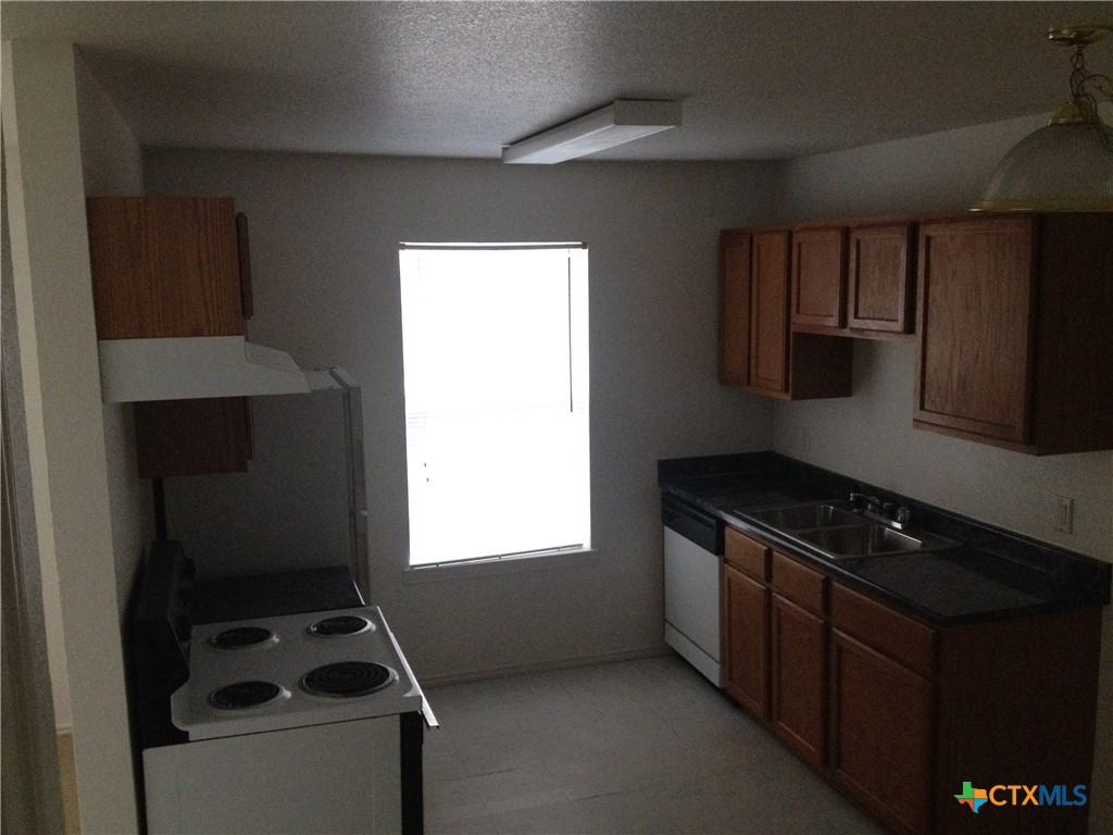 5903 Greengate Drive Property Photo 10