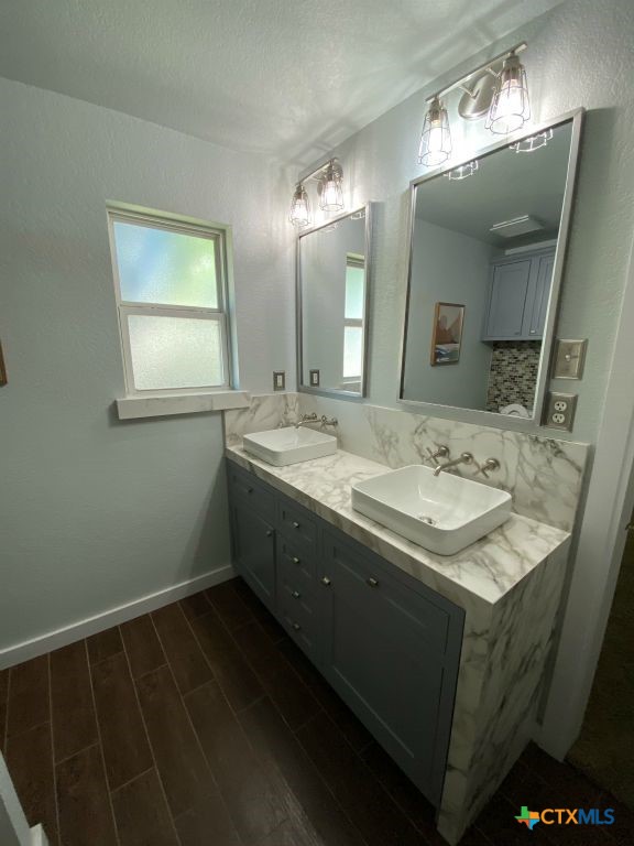 5410 Foxhill Road Property Photo 8