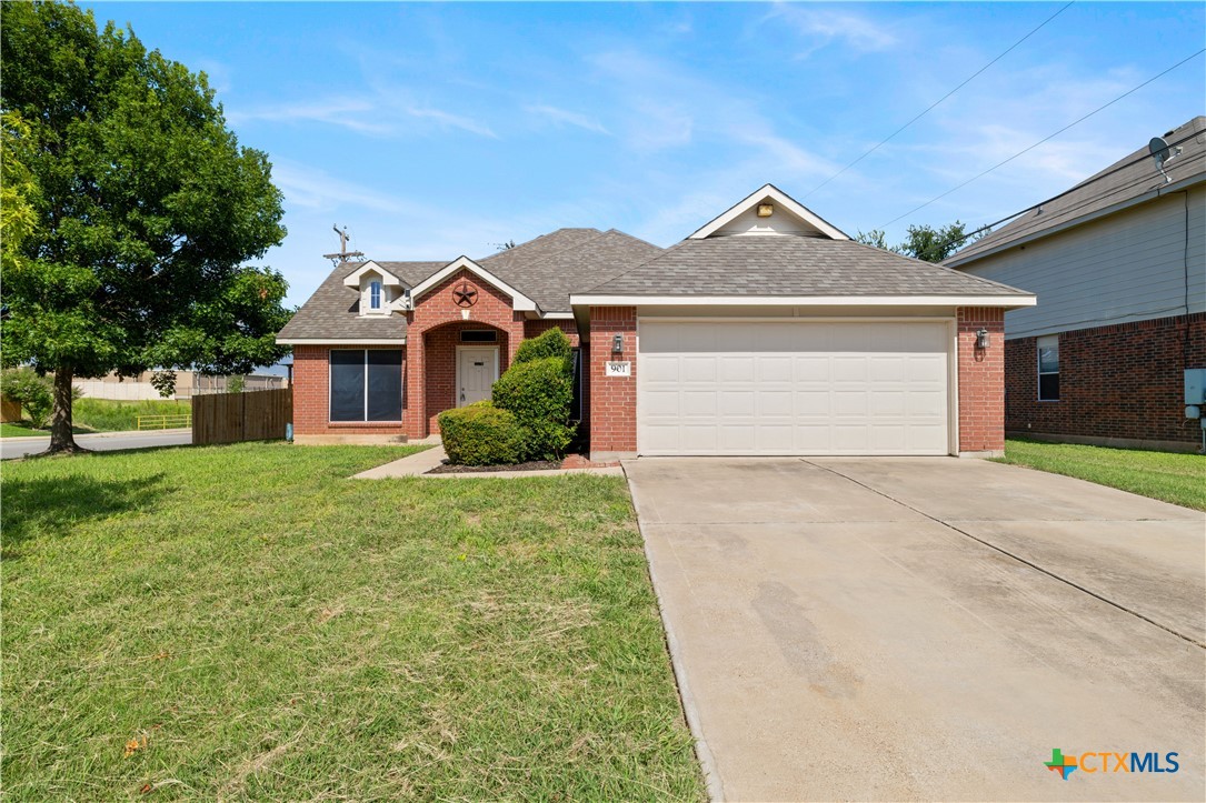 901 Mustang Trail Property Photo 1
