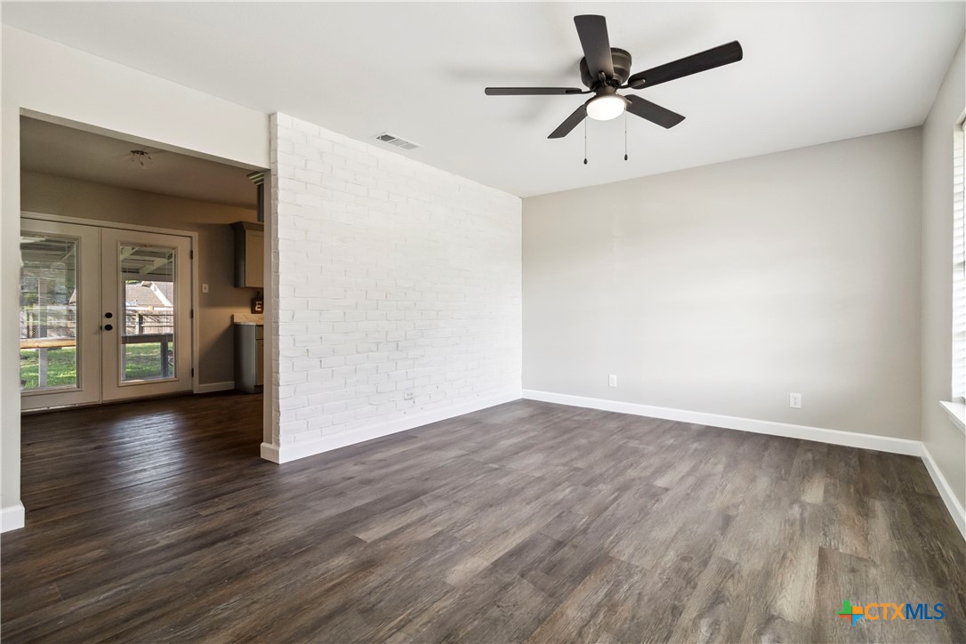 211 Balboa Drive Property Photo 8