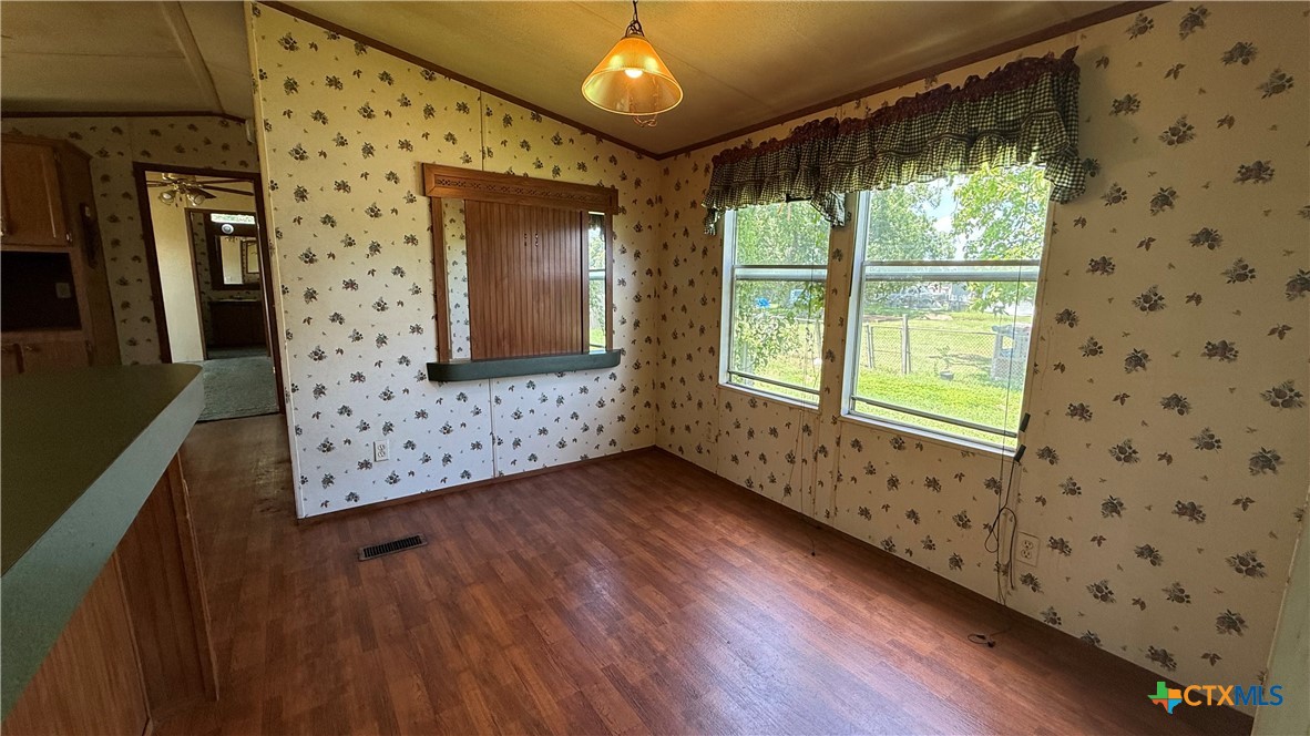 2807 Lone Tree Road Property Photo 9