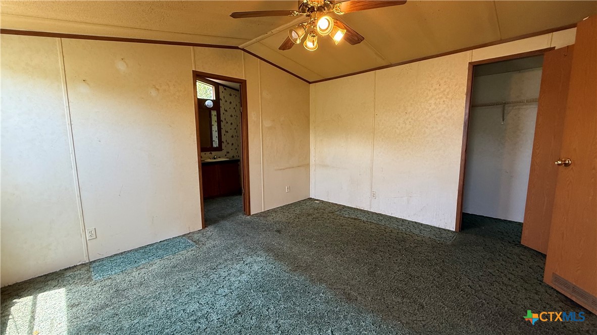 2807 Lone Tree Road Property Photo 10