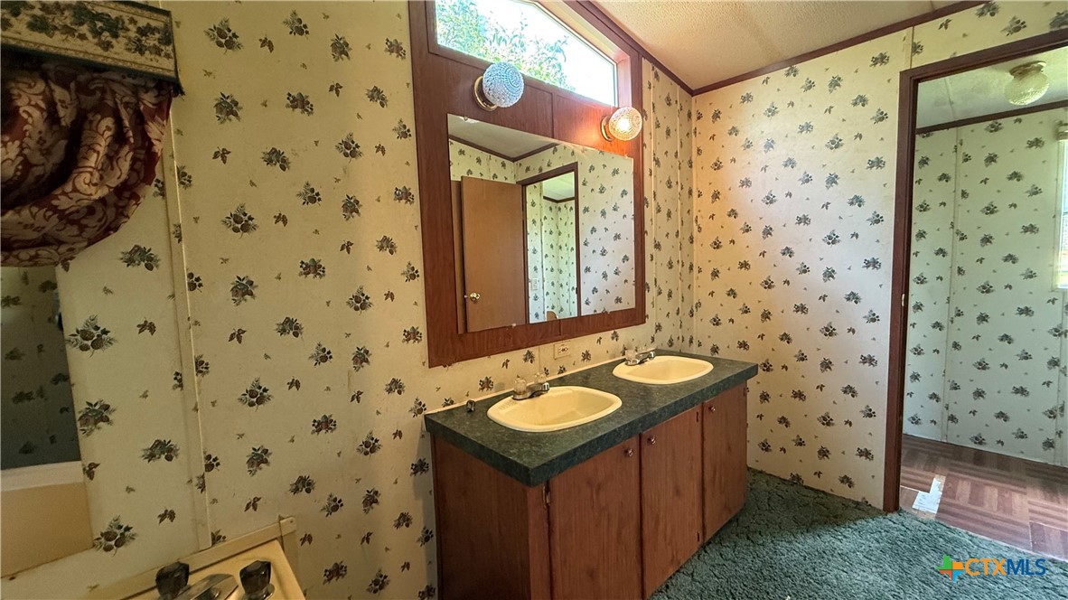 2807 Lone Tree Road Property Photo 13