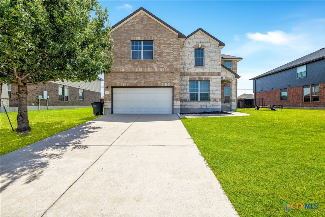 2523 Red Fern Drive Property Photo 1