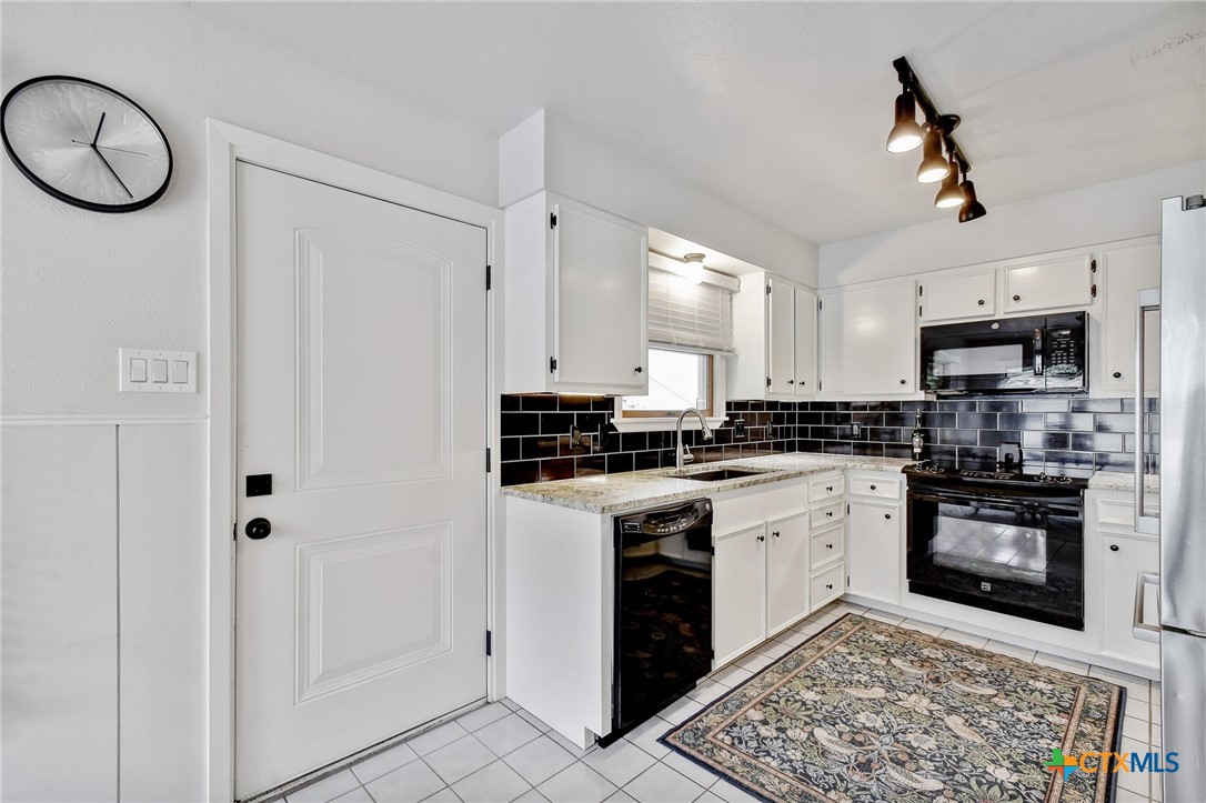 461 Rosewood Drive Property Photo 13