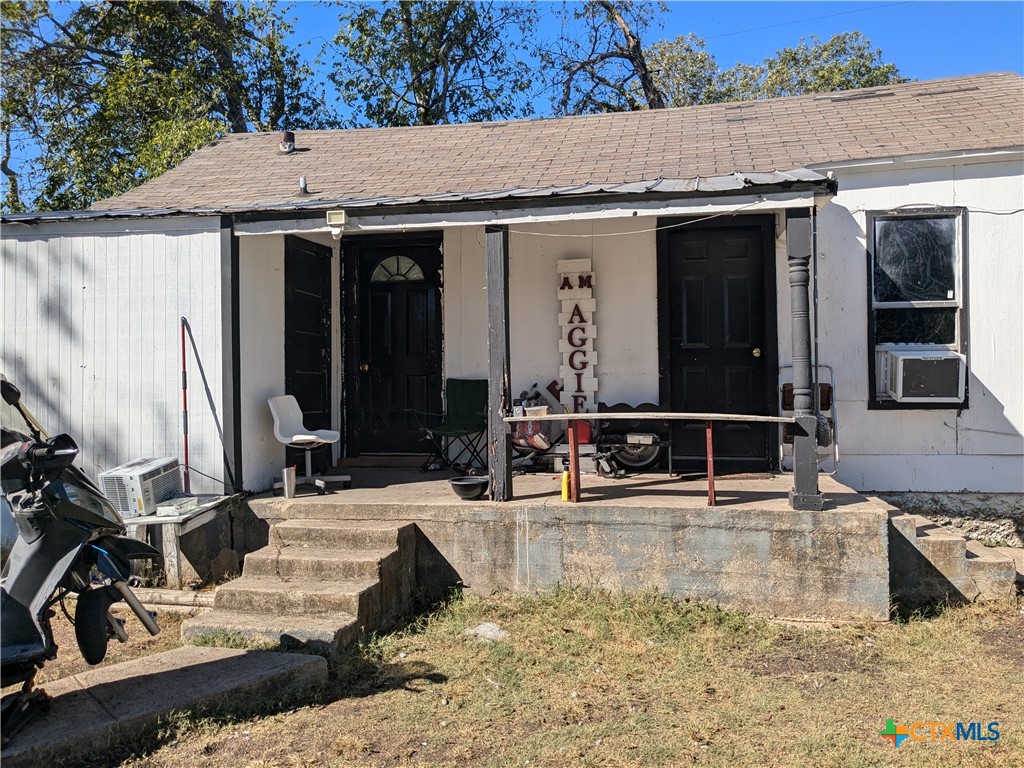 309 W Avenue P Property Photo