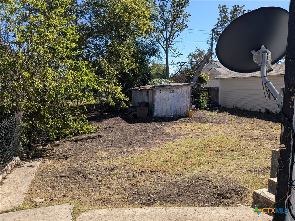 309 W Avenue P Property Photo 10