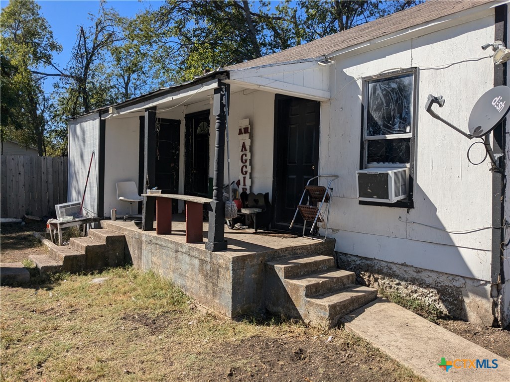 309 W Avenue P Property Photo 11