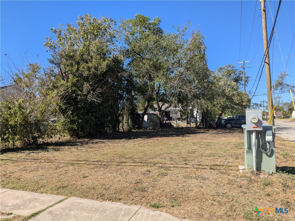 309 W Avenue P Property Photo 1