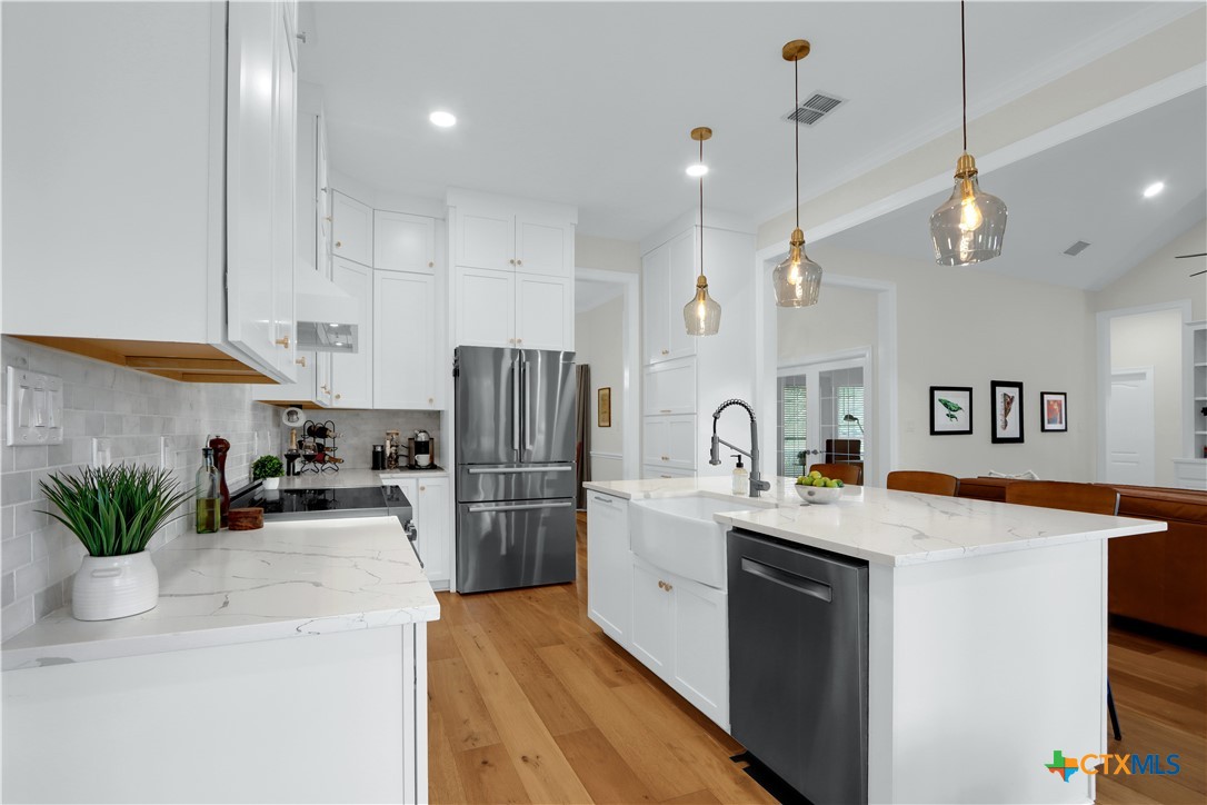 548 Winding View Property Photo 3