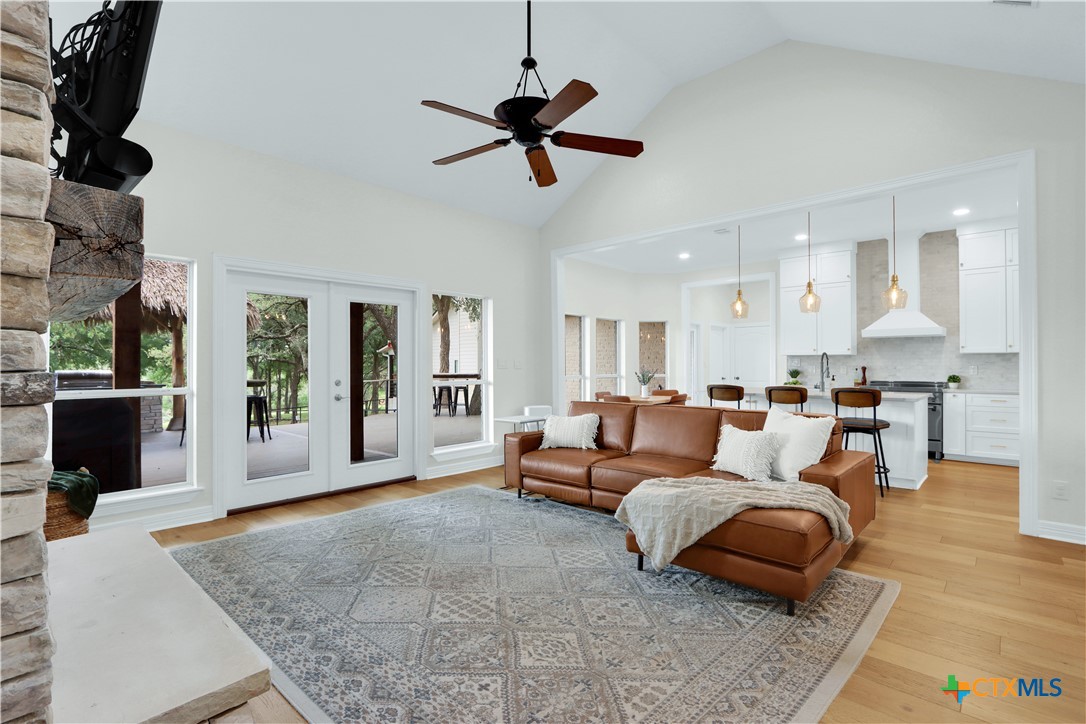 548 Winding View Property Photo 9