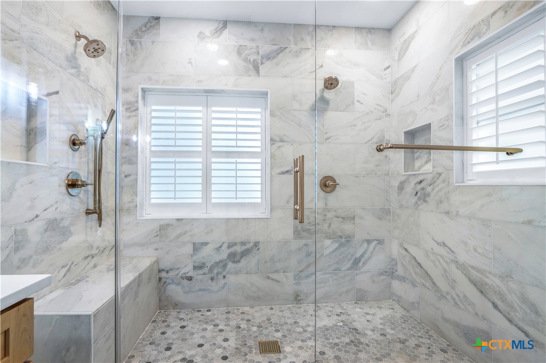548 Winding View Property Photo 18