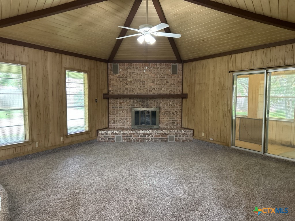 700 Cedar Oaks Lane Property Photo 2